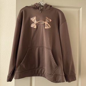 Men’s Large Camo Under Armour hoodie